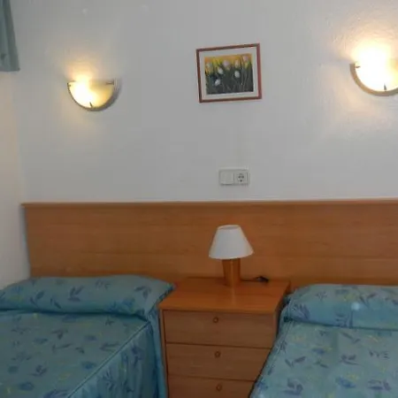 Carabelas Apts Μπένιντορμ